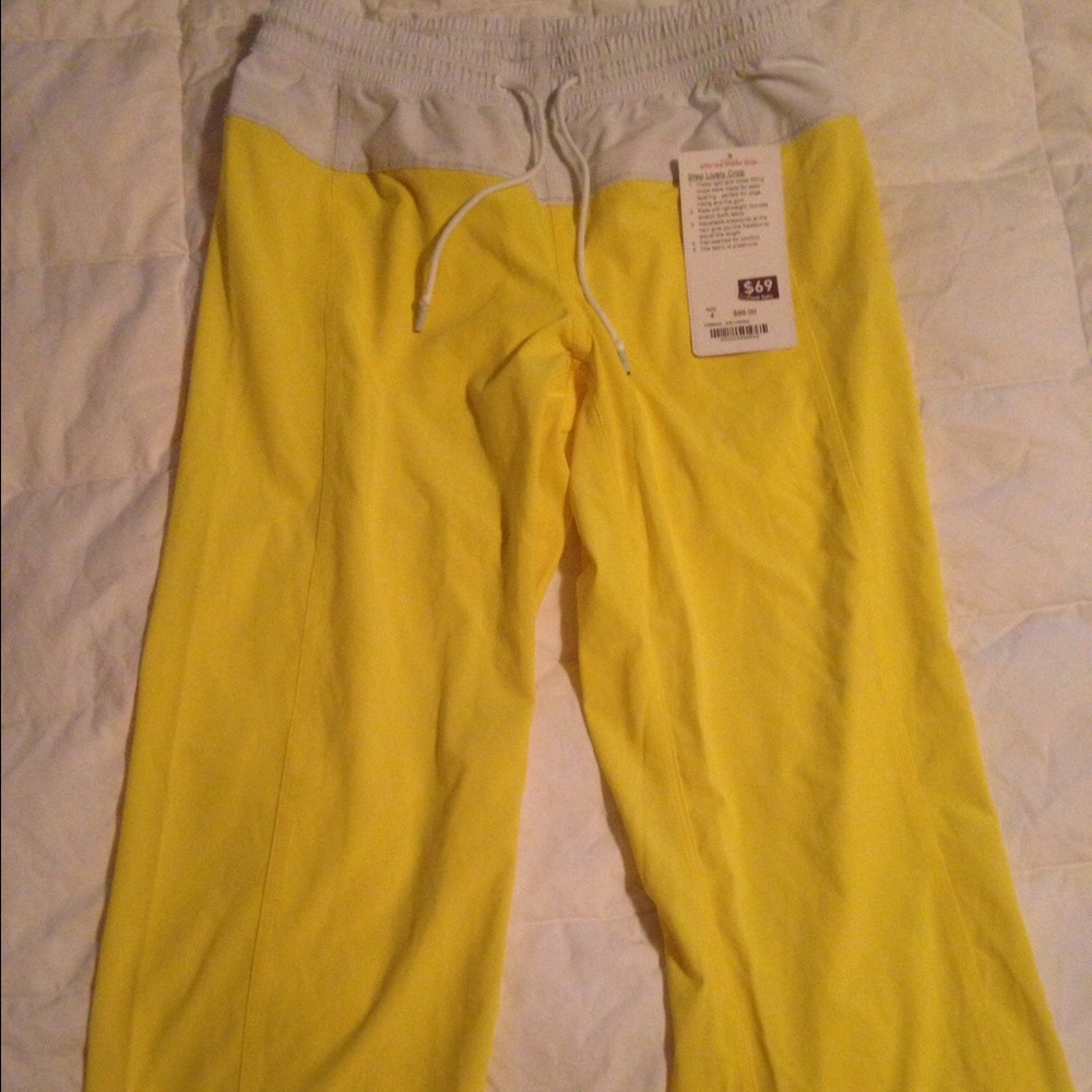 Lululemon step lively crops sizzle size 4